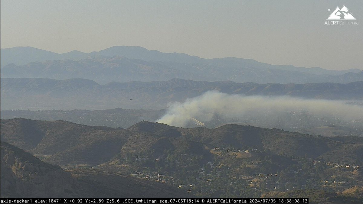 #RanchoFire: Good progress being made. 5 type 3 engines requested earlier. LA City and LA County each sending 1 copter. #ThousandOaks