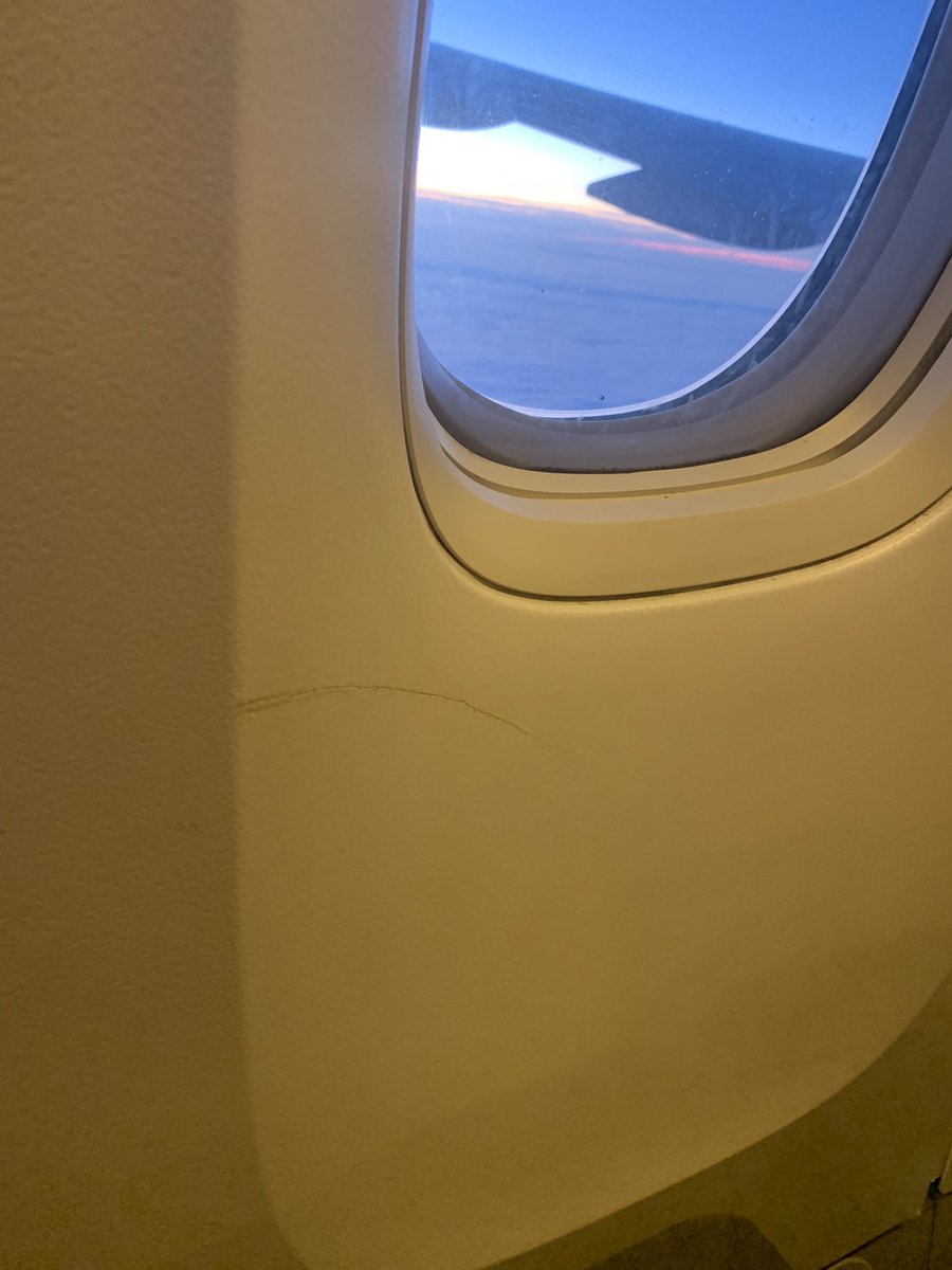 agupt42's tweet photo. @airindia the flight from Chicago to India on 2July was in a very bad state. The interior needs serious look. Cracked food tray, broken chair, crack near window and infotainment screen broken. https://t.co/5RSjss78TW