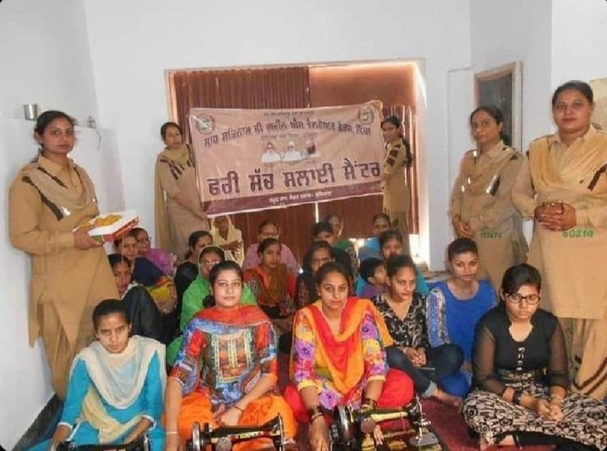 insanmanvi01's tweet photo. There are thousands of girls,who have been supported by Dera Sacha Sauda at crucial junctures of their lives to become self-sufficient, with the guidance of Ram Rahim Ji under self esteem campaign. This is a revolutionary step that aim at let women #LifeWithDignity https://t.co/zSf8MOru7G