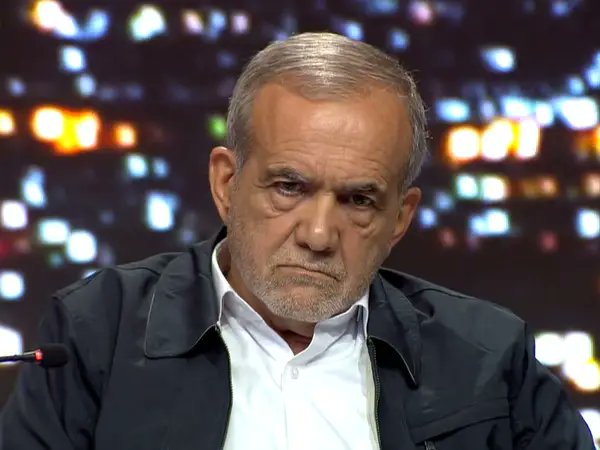 MrezaAskari1's tweet image. امیرکبیر:
ابتدا فکر کردم مملکت وزیرِ دانا میخواهد،
بعد فکر کردم شاهِ دانا میخواهد،
در آخر اما فهمیدم مملکت مردمِ دانا میخواهد.
#بیچاره_ایران
#دولت_بی_برنامه
