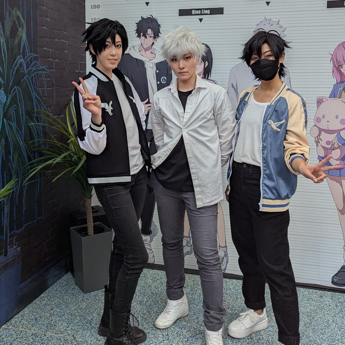 NovelStrumpet's tweet photo. #animeexpo Day 1: Seeing #blackbutlerpublicschoolarc (love the ginormous #sebastianandciel 😁), some #irregularatmagichighschool, teehee it's #Nanami 🤭 #JujutsuKaisen and some #LinkClick cosplayers at the #billibilli Link Click booth.  Successful day! https://t.co/JQahP48mvr