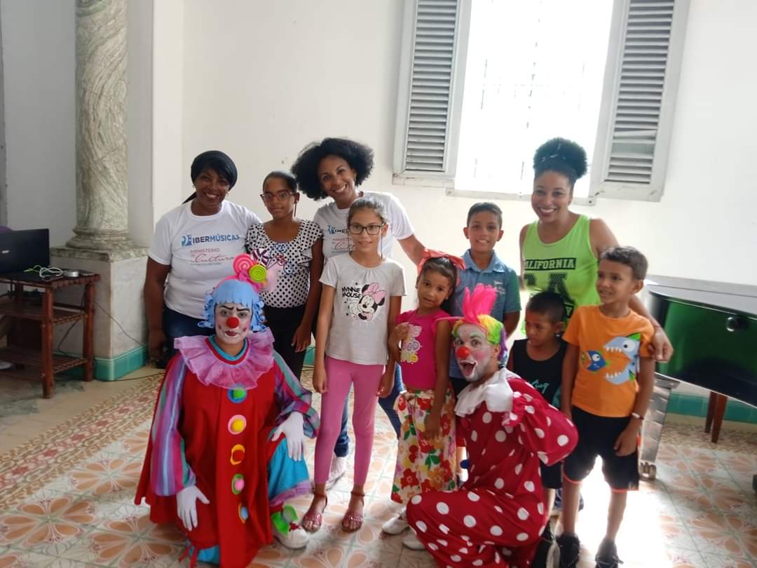 YamileRamosCord's tweet photo. Alas Teatro y Vocal Universo regalaron una tarde llena de alegría y risas a los niños que llegaron a la casa social de los artistas. @UneacPinar #PinardelRío 
#ModoVerano #PinarXNuevasVictorias https://t.co/oJ6Pst4H51