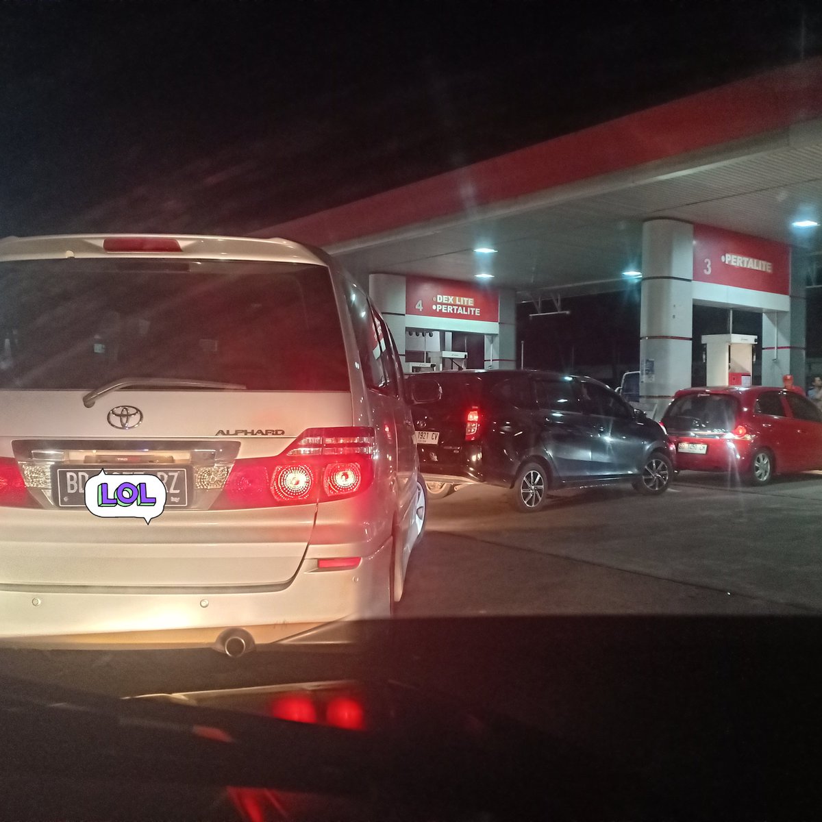 Mobil sih oke, Alfard. Sayangnya ikutan mungut subsidi. Emang salah , entahlah...😂