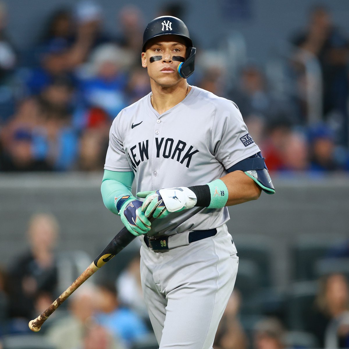 BleacherReport's tweet photo. The Yankees have lost 14 of their last 18 games 😳 https://t.co/7phhfZRwZp