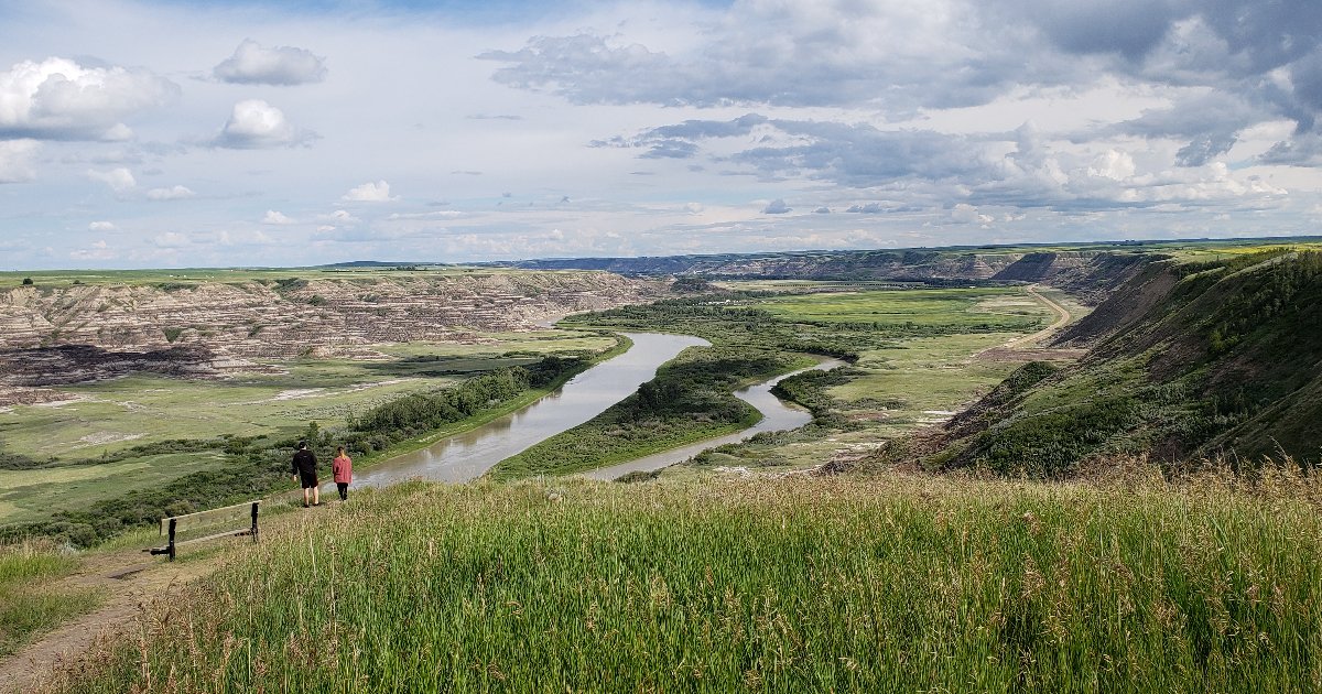 RTBTours's tweet photo. Our summer tours are open for booking! Choose from either our #Banff National Park Tour or our #Drumheller &amp; Badlands Tour and let us take you on a once in a lifetime adventure! For more information, dates, and to book, visit our website: https://t.co/JrKpiVR5LW https://t.co/rjAI0oqn72