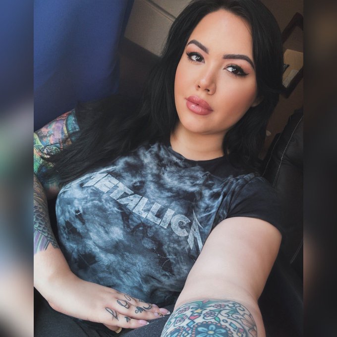 Who else is a Metallica fan? https://t.co/1zTOONLZbz