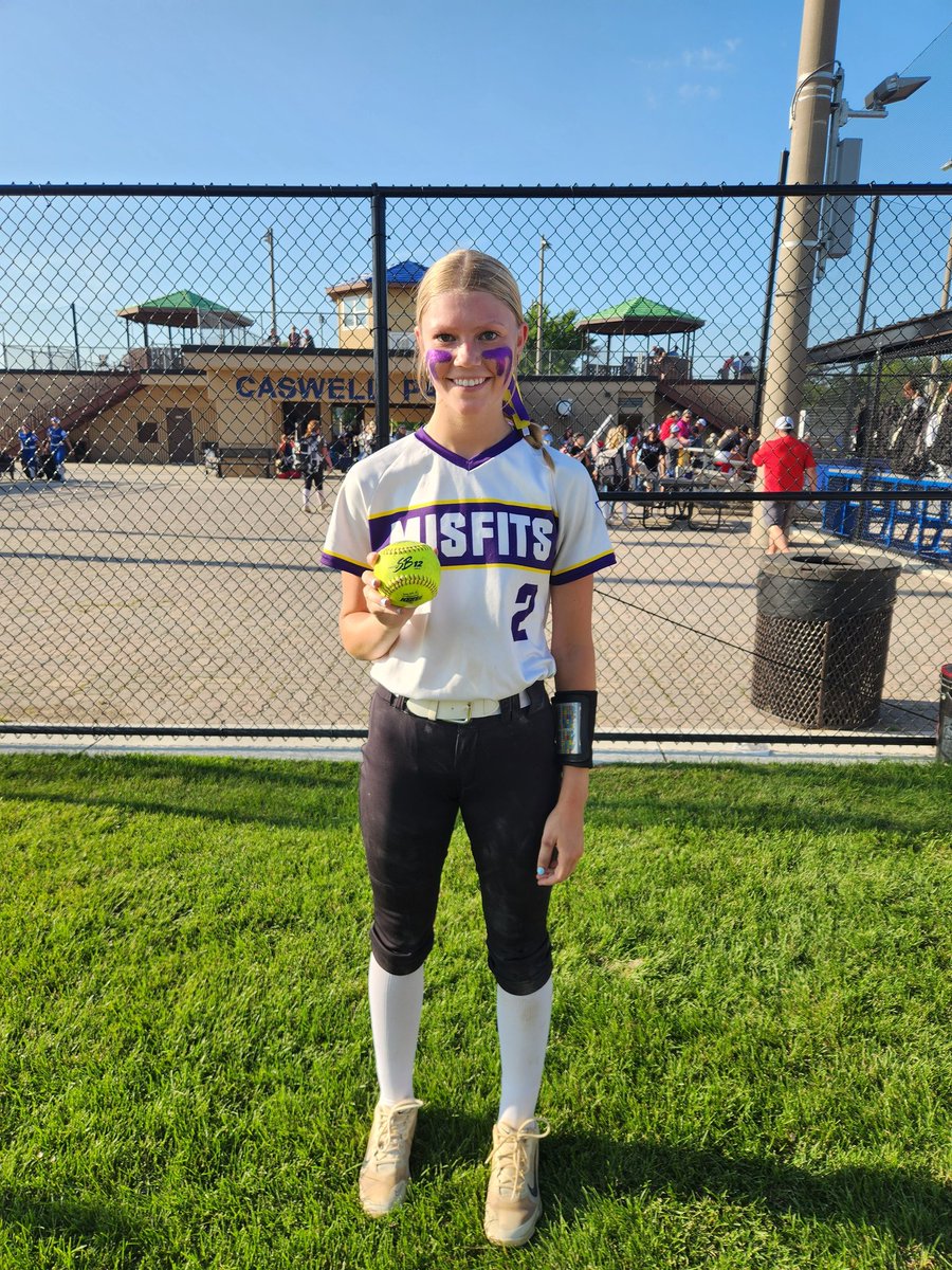 16uMn64294's tweet image. 🚨HOMERUN ALERT🚨  @@lschmiesing7 with a homerun tonight vs. Nebraska Quakes.  #pulledit #newbat #okbrother #fajitas