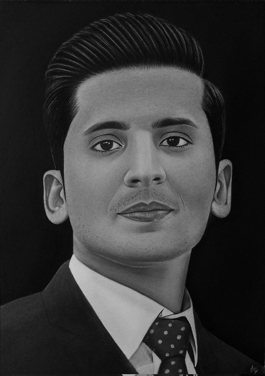 Asimali41128911's tweet image. I have shown you two artworks here, the first artwork is made with charcoal and the second artwork with graphite.

Artwork type: commission work portrait drawings
Dimension: A3 ( 11.5 x 16.6 inches)
DM for inquiries.
Whatsapp: +92 301 6662832
Tag's 

#asii #asiisketches