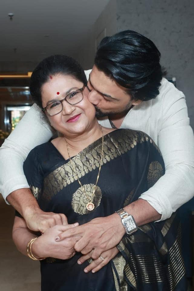 TeamRockstarDev's tweet photo. মা 😘🥰 @idevadhikari https://t.co/5Re5azb2IM