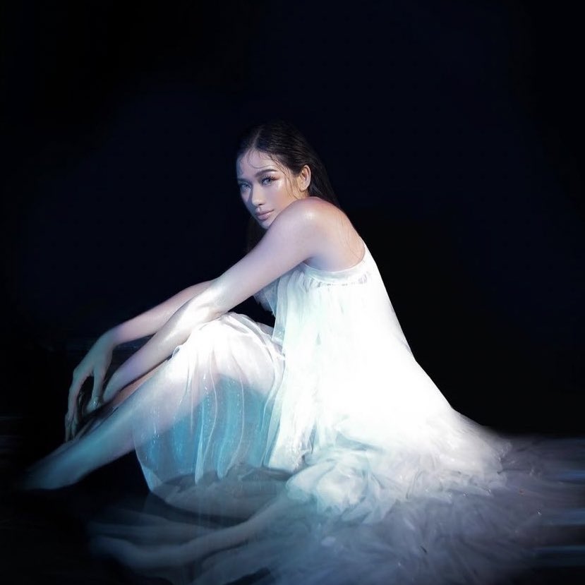 aiarchiivez's tweet image. so long, London – #mikhaiah au

wherein Aliah (🐶) gave up what may have been a life changing opportunity for Maxine (🦊) and everything was going well until...