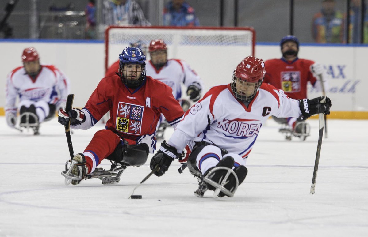 robocop345's tweet photo. como te va a ganar un pais que su deporte nacional es el Hockey sobre el hielo

igual felicidades Canadá https://t.co/Q5grFnJBb2