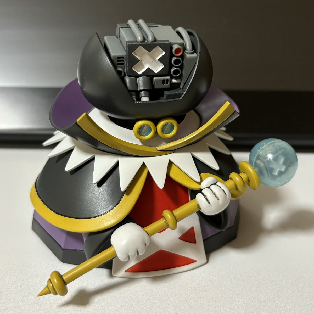 ma_yusei's tweet photo. バツガルフ様塗装完了✖️
クリアレジンの扱いに四苦八苦しながらもなんとか完成です！
GCの頃から好きなキャラだったけど、リメイクで戦闘BGMが神アレンジされてさらに大好きになりました！
#ペーパーマリオRPG 
#zbrush #fanart https://t.co/9uUdiHyiMt