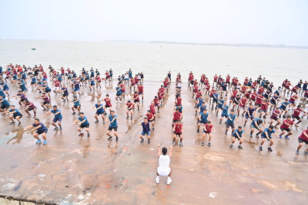 IN_WesternFleet's tweet photo. #FitnessFirst
Personnel of the #WesternFleet on a recent port visit during their deployment kickstarted the day on terra firma with a fitness routine๐โโ๏ธ๐ช
#IndianNavy #90DayFitnessProgramme #FOCWF
@DefPROMumbai
@IN_WNC
@indiannavy https://t.co/gKmaZ0GziV