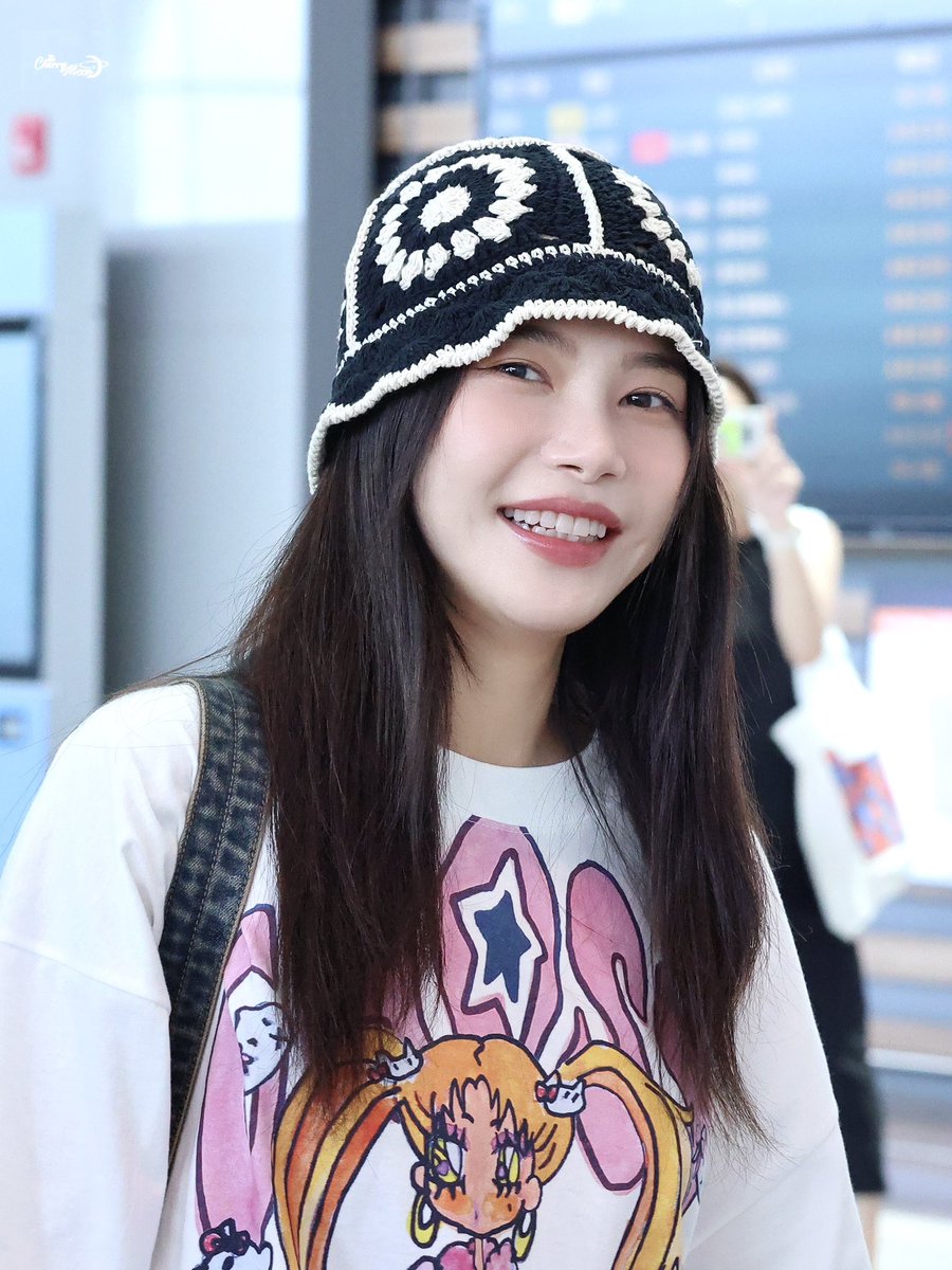 Cherry_ry0115's tweet photo. 240706
ICN▶️HKD

🤟   ˃̵͈̑ᴗ˂̵͈̑    🤟

#솔라 #마마무
#SOLAR #MAMAMOO https://t.co/JZe5yYxnCw