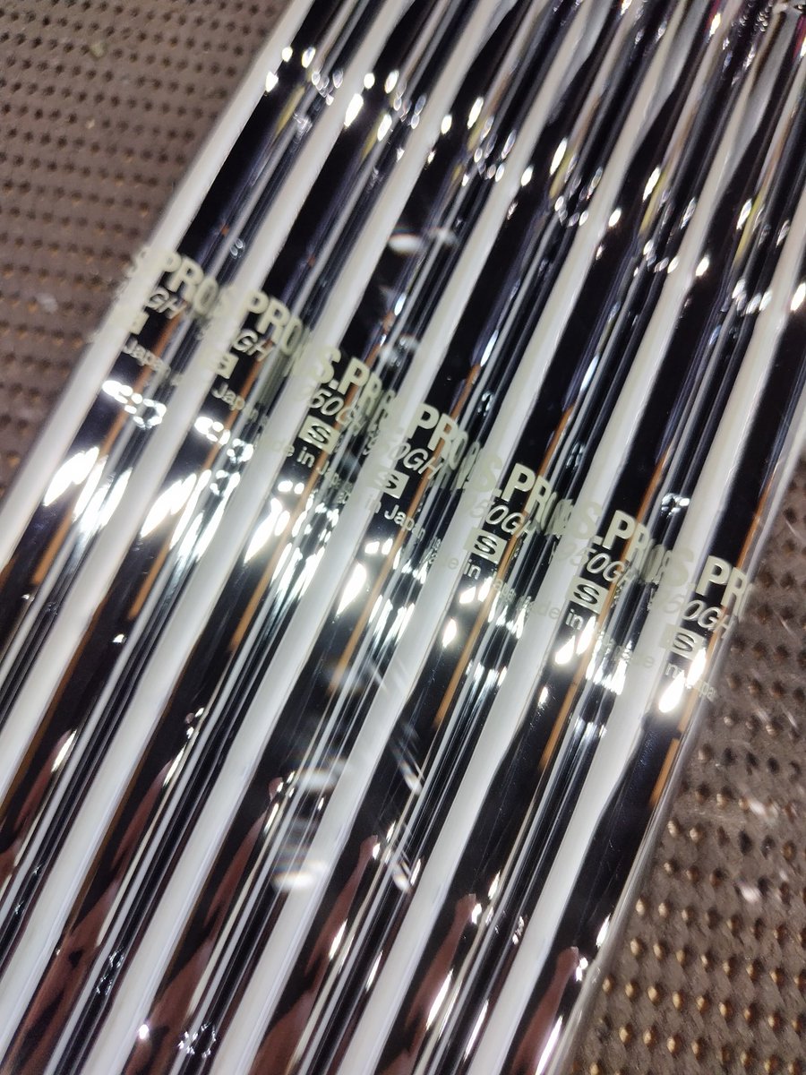 factory_bell's tweet photo. 「AF-707、MG-S01、SRIXON725」
エポンゴルフ 「AF-707/5番」
miuragiken Japan「純鉄ウェッジ/52°56°」
スリクソン725の作製ですm(_ _)m☀✨🤗
お客様が選ばれたシャフトは日本シャフト「NS950GH S」❗✨
グリップは人気のクロス「BLACK」🎵✨😆
#EPON
#AF707
#三浦技研
#MGs01 #s725 https://t.co/dqjaAEOk59
