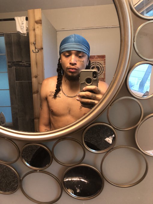 Wasn&rsquo;t growing in all the way so I ✂️ it&hellip;how&rsquo;s it look? https://t.co/MLe10UymIM