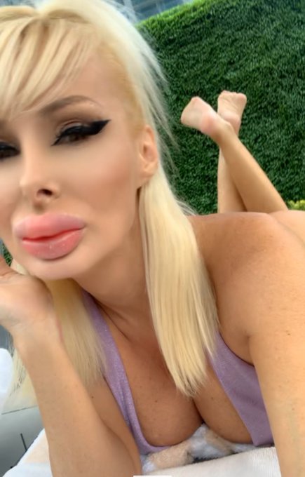 Who is enjoying summer ☀️☀️ https://t.co/cSfe3l8zJR<a href="/tag/onmfc"class="tags"><span>#onmfc</span></a>