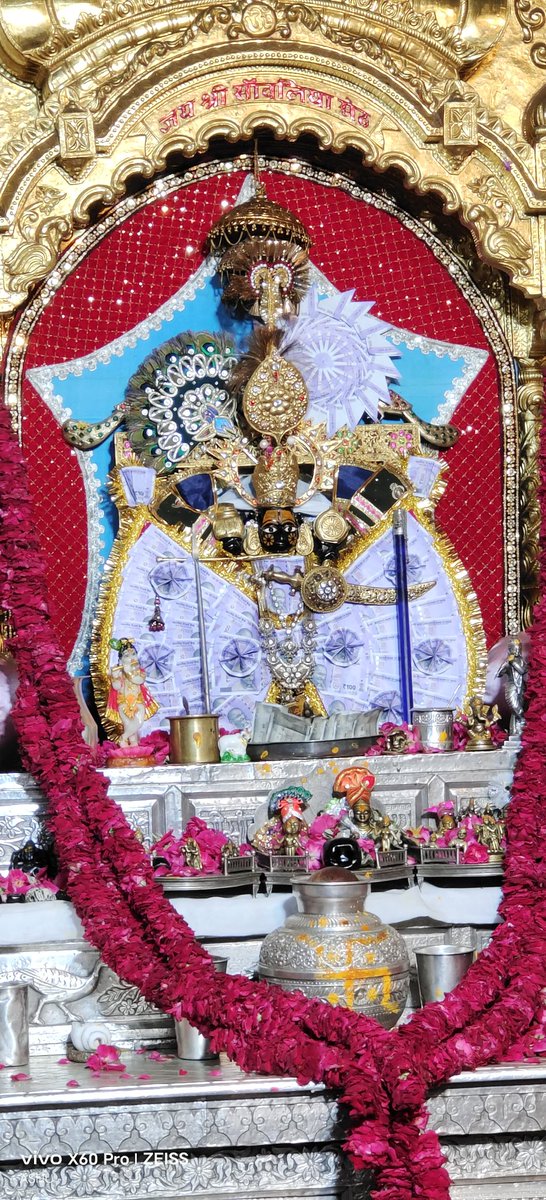 KapilShrimali's tweet photo. श्री सांवलिया सेठ की जय (आज के दर्शन) 06 जुलाई https://t.co/lFOKCUK9RM