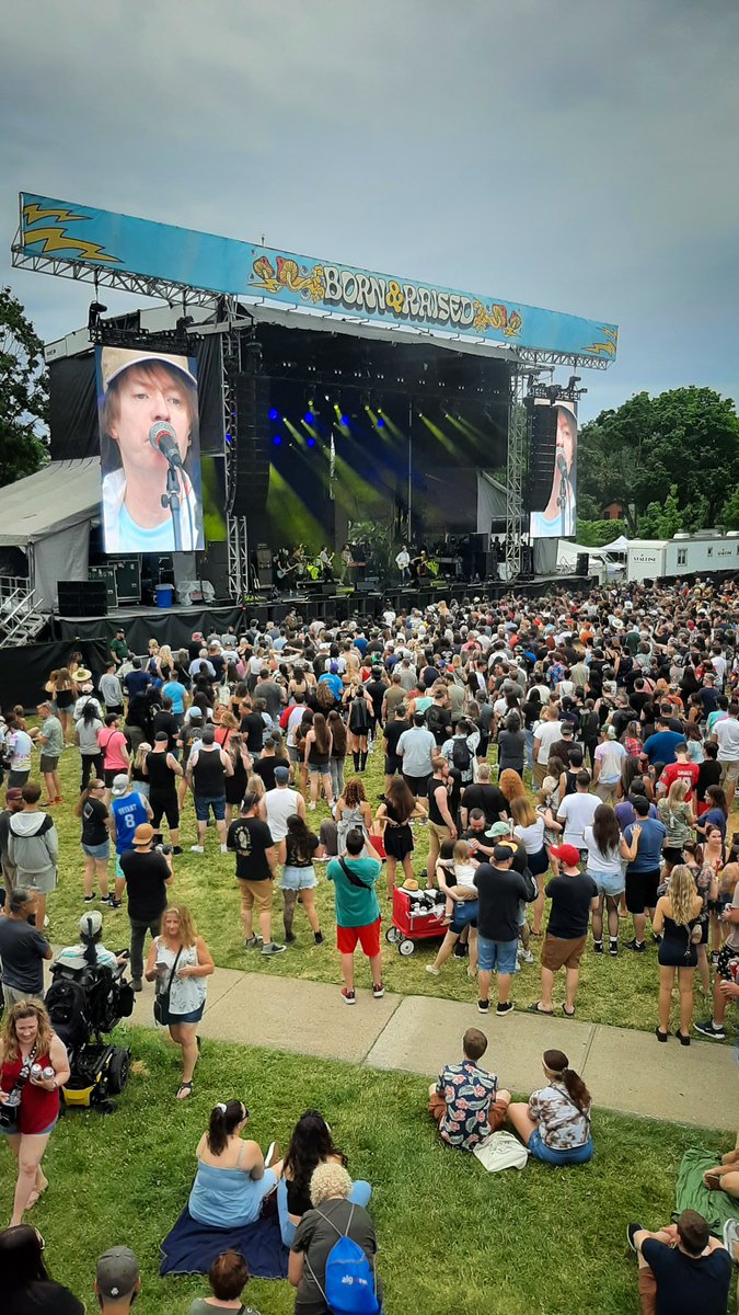 Q107 Toronto tweet media