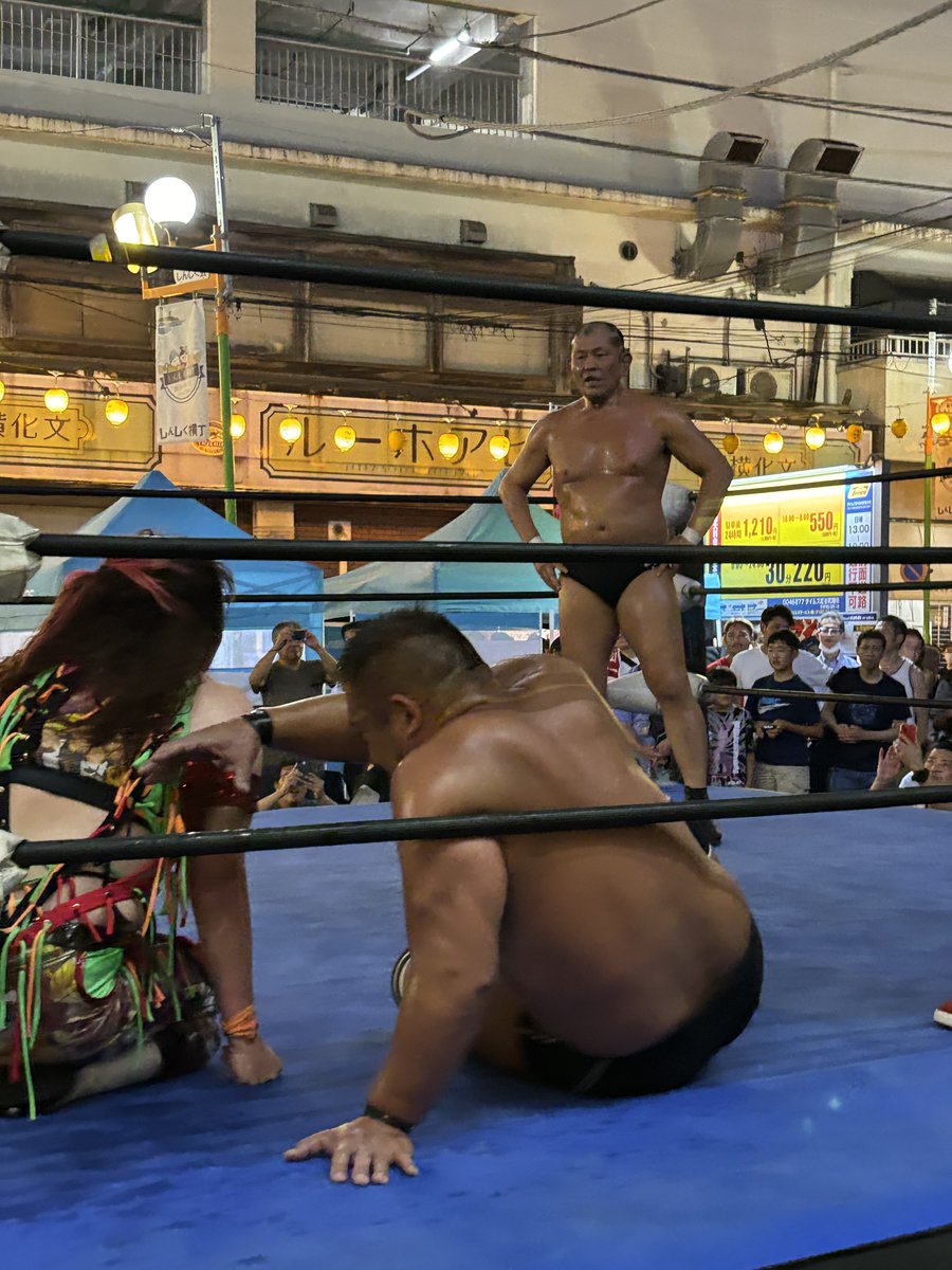 harachi_85's tweet photo. 平塚七夕プロレス
鈴木みのるのラスボス感 https://t.co/z9JCL1cHqo
