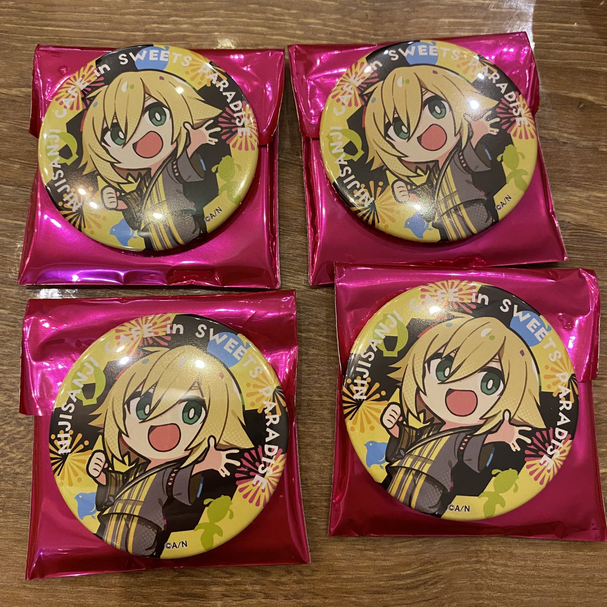 ar3o_snnc's tweet photo. 【交換】

にじさんじ スイパラ 第9弾

譲：缶バ ▷🌙
       アクスタ▷🌙/🍭/🚪👿/🐕🐾
      (画像参照)

求：🎤

本日(7/6)15:30頃まで名駅周辺にて手渡し可
以降郵送優先

ツイフィール必読
検索からお気軽にお声掛けください https://t.co/WYJYMVUPs5