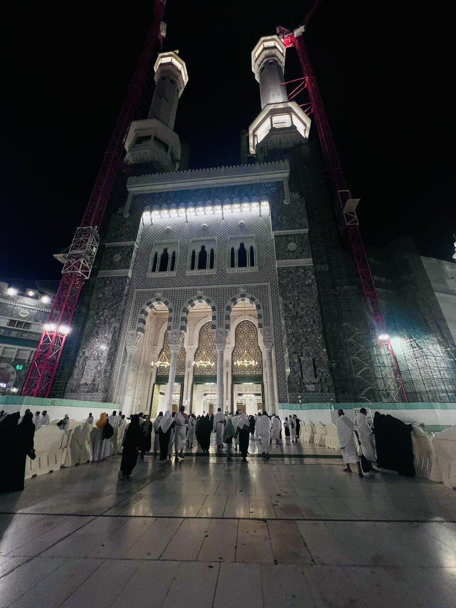 sja4j's tweet photo. الحمدلله على تمام العمرة ، اللهم تقبّل منا ولا تترك لنا دعاء إلا وقد أجبته ولا ذنبًا الا غفرته يارب العالمين.

اللهّم لا تجعل هذا آخر عهدنا ببيتك الحرام. https://t.co/Z5VDjVeHKv