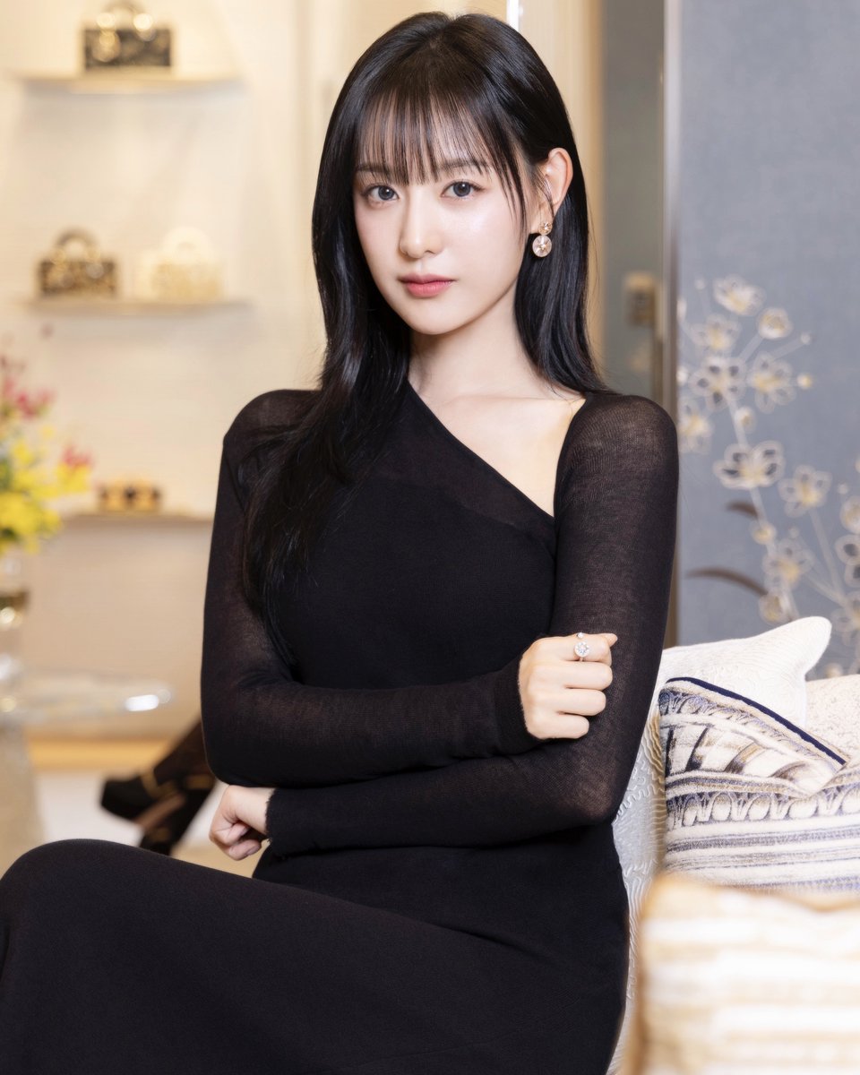 Dior's tweet image. The picture of elegance, "Queen of Tears" actress Jiwon Kim attends the grand opening of the House's new Diamond Towers boutique in Taipei, wearing a Dior black asymmetrical dress by Maria Grazia Chiuri.