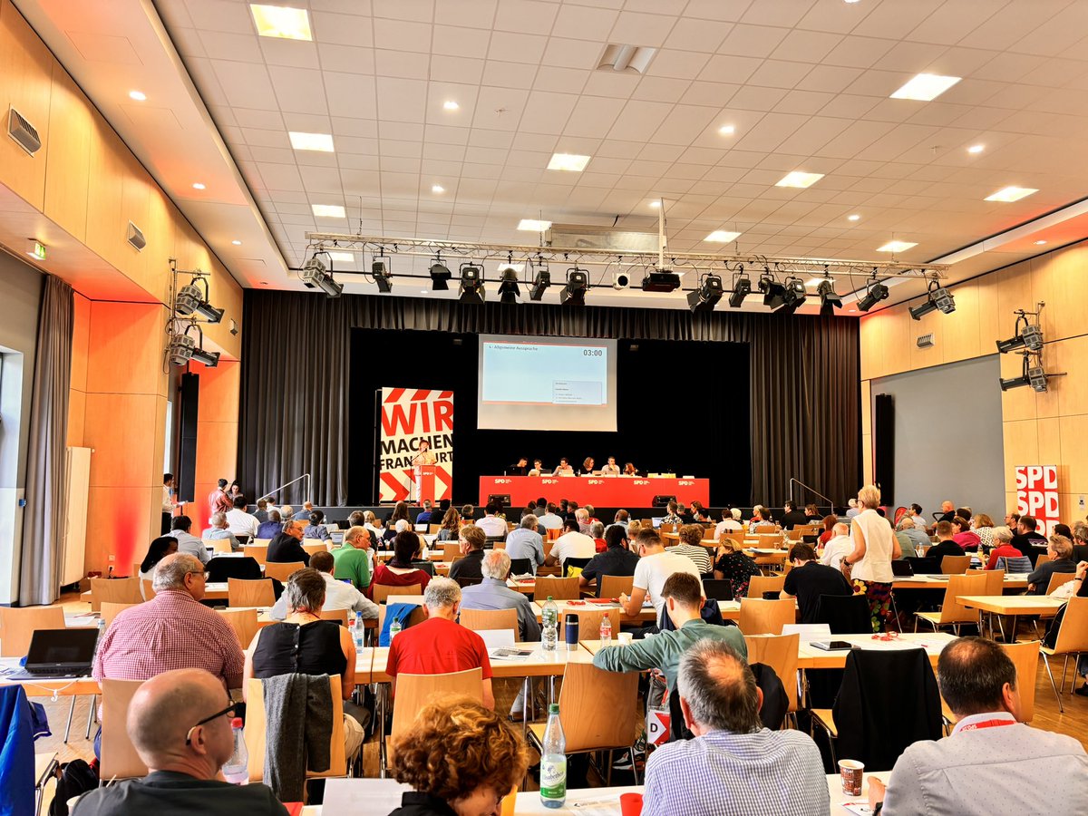 SPDFFMMitteNord's tweet photo. Heute findet in Höchst der UB-Parteitag statt. Über 200 Delegierte bringen Anträge ein und gestalten die Politik der SPD Frankfurt mit 🌹 Vielen Dank an die Organistator*innen ❤️ https://t.co/Au8FOLhymG