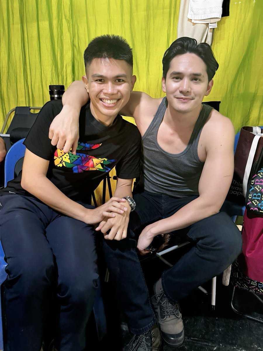 jaysonbet's tweet photo. yung pinagpawisan ka katabi mo ang isang @Rurumadrid8 🥵🔥 shiiit ang gwapo ❤️ Thank you Elias Guerrero #BlackRider #setvisit https://t.co/QxI1M9rpU9