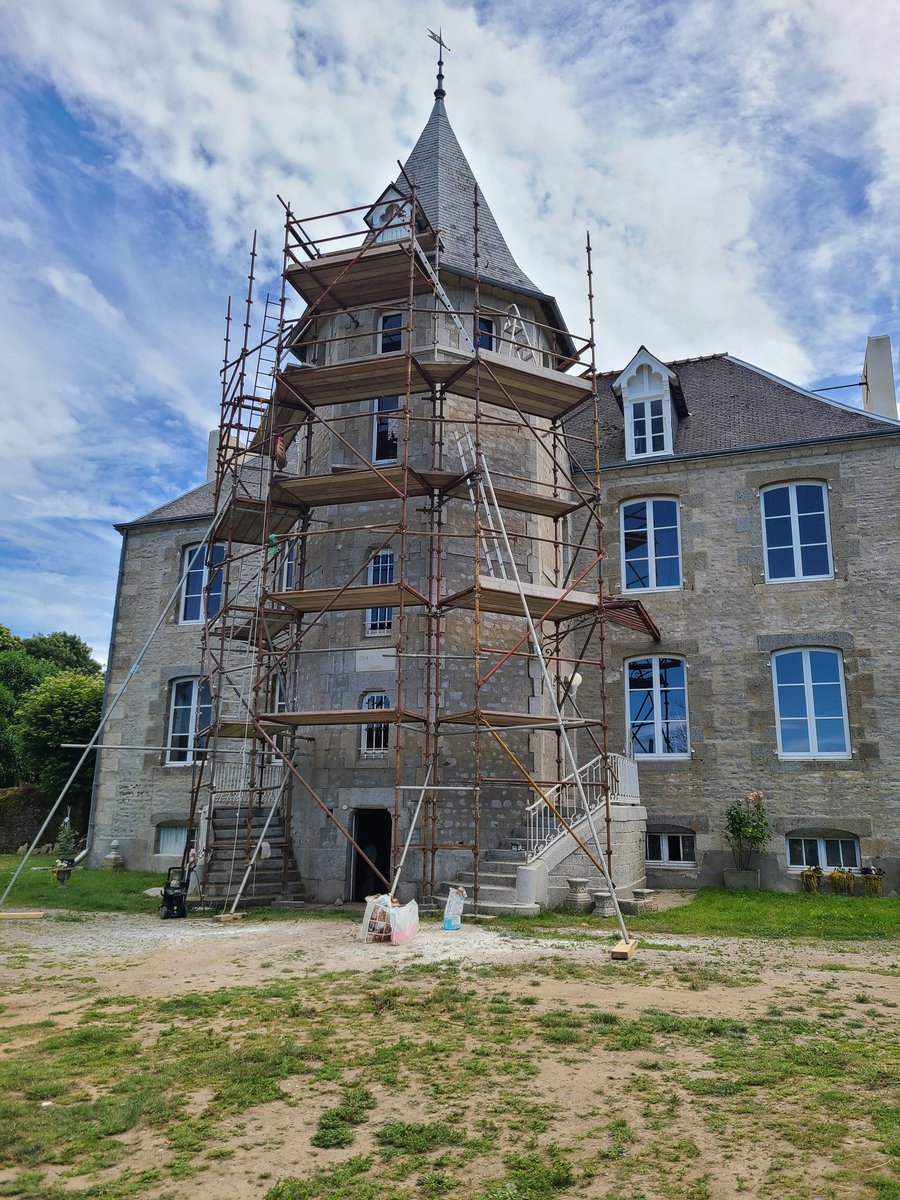 StBridgit's tweet image. Roughing it in the French countryside for the weekend, thanks to my favorite chateau youtubers at Chateau Lalacelle. Highly recommend a visit when they finish renovations and open their BnB!