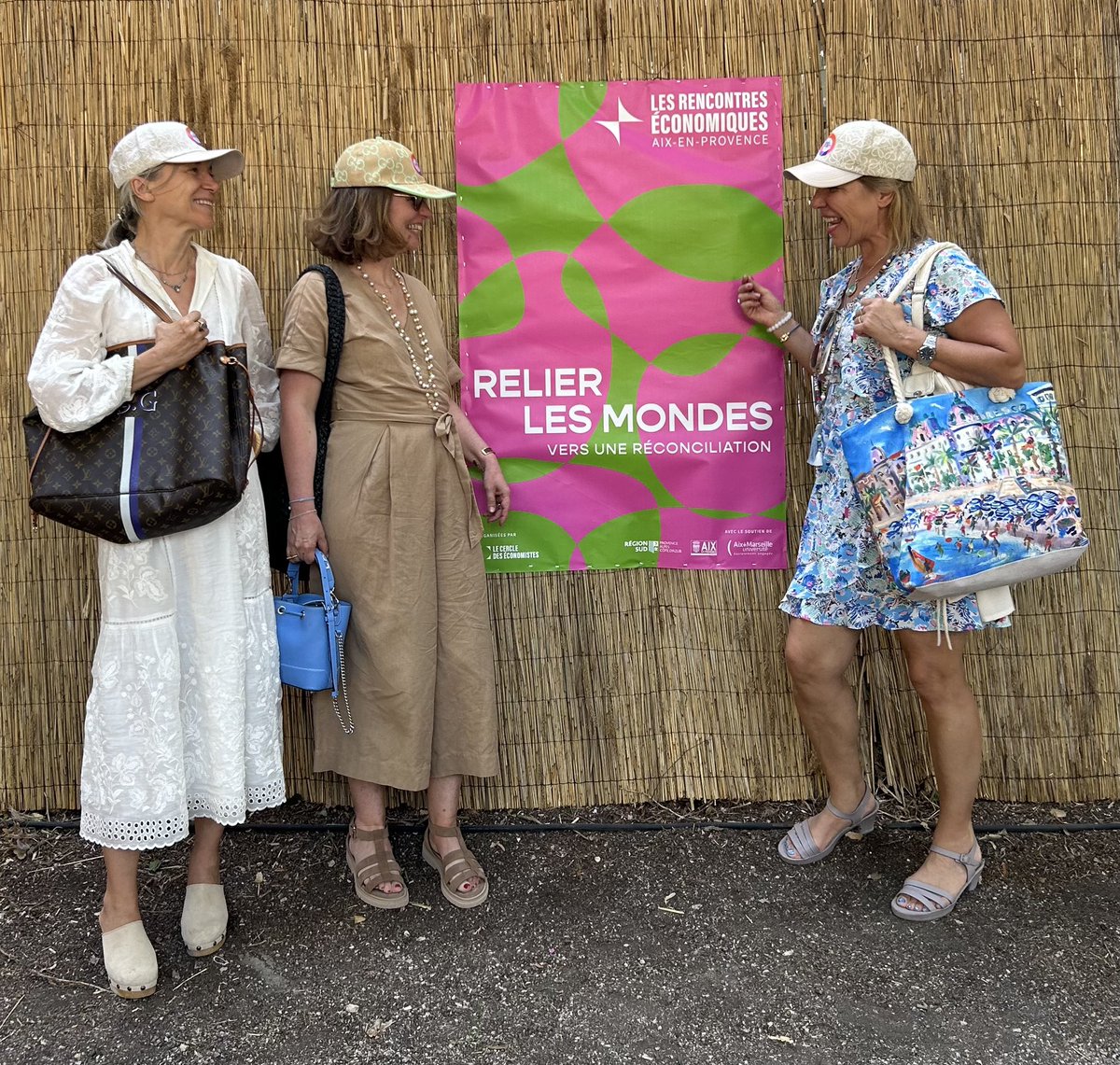IntFem_'s tweet photo. Pourquoi participer aux Rencontres Économiques d’Aix avec la délégation #IntFem ? Réfléchir ensemble sur notre monde, développer des nouveaux projets, gagner en lucidité et participer à l’élan pour l’avenir 🫶🏼Merci @Cercle_eco , top speakers internationaux, participants #REAIX https://t.co/gpHXcOLnnv