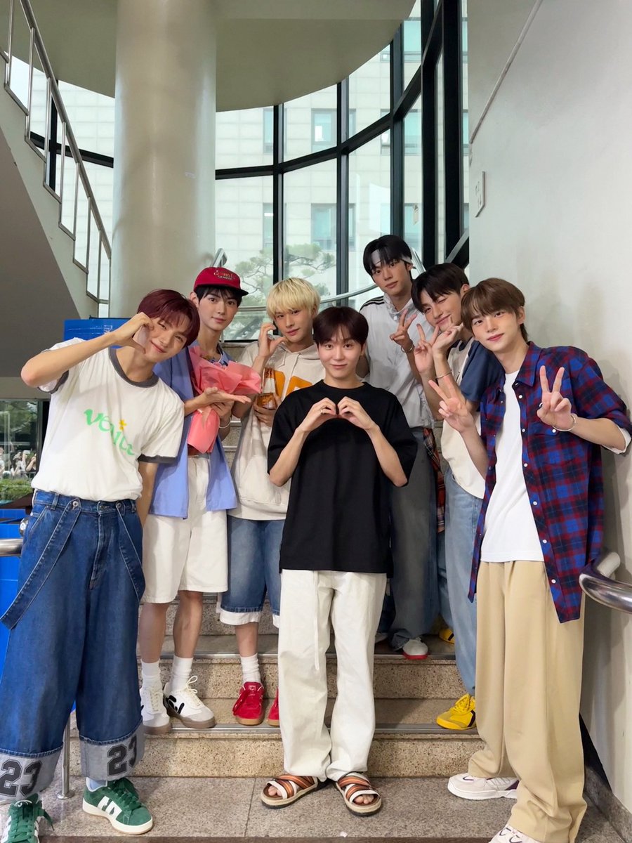 KDH_Global's tweet photo. 240705 | Seventeen Seungkwan Weverse Post ✨

#DOHOON #도훈 #TWS #투어스 #247WithUs
#SUMMER_BEAT
#TWS8thWin #TWS_SN_3rdWin
#IfImSCanYouBeMyN3rdWin https://t.co/UgBdR7vvbS