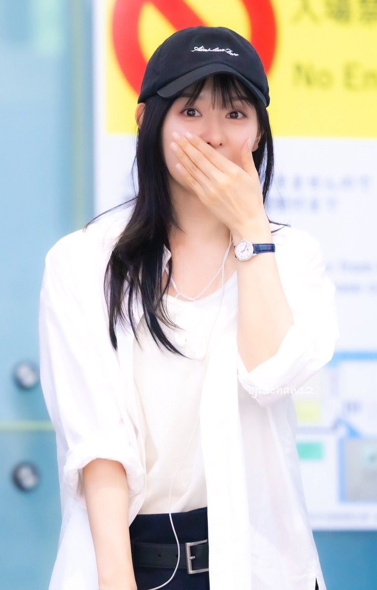 GRyEesiacAIVs3b.jpg GRyEesiacAIVs3b.jpg