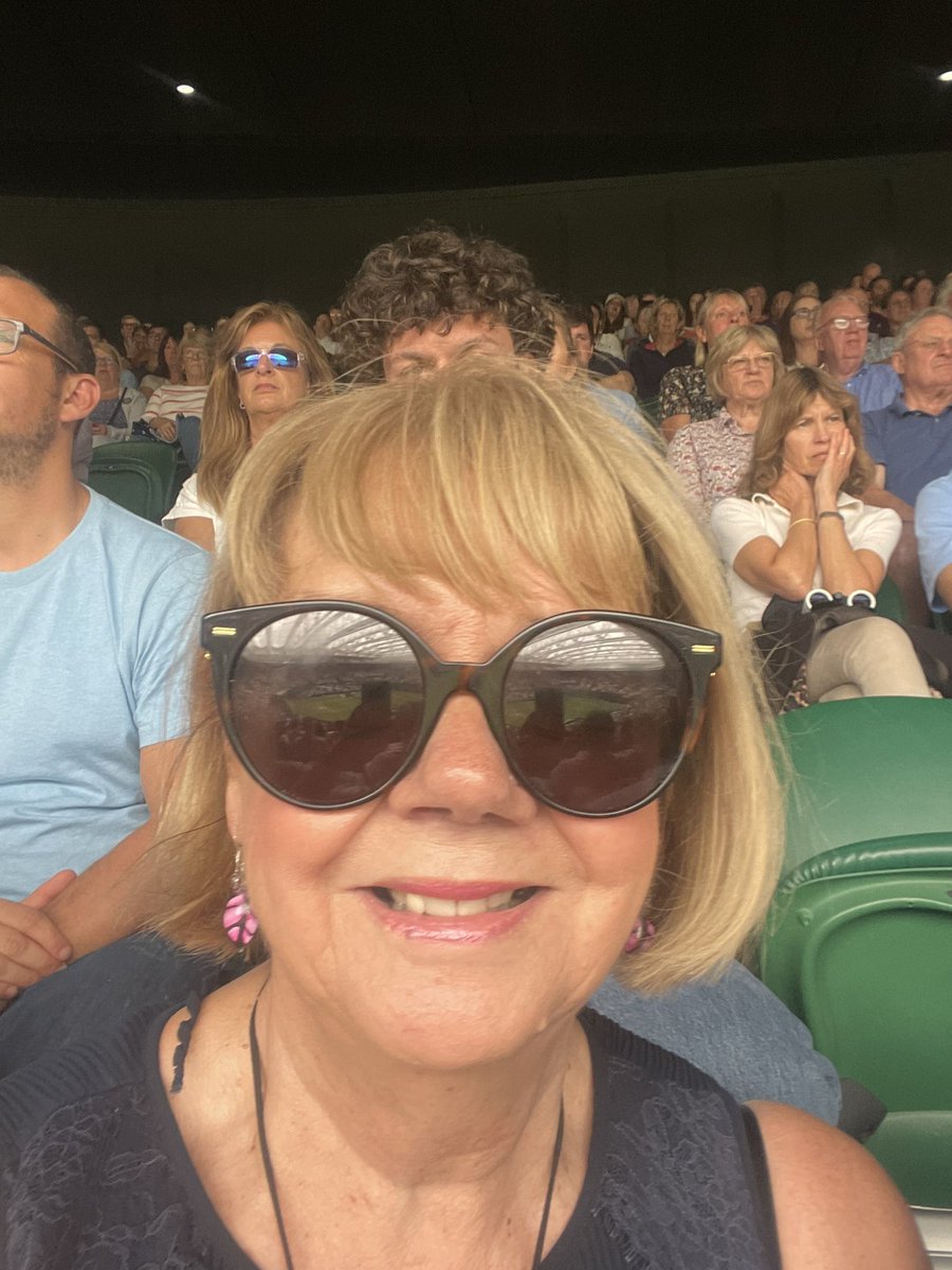 claremjackson2's tweet photo. Brilliant day @Wimbledon on Court 1. Great tennis, great atmosphere, beautiful setting. What’s not to like ! ❤️ https://t.co/yLsISuSbLV