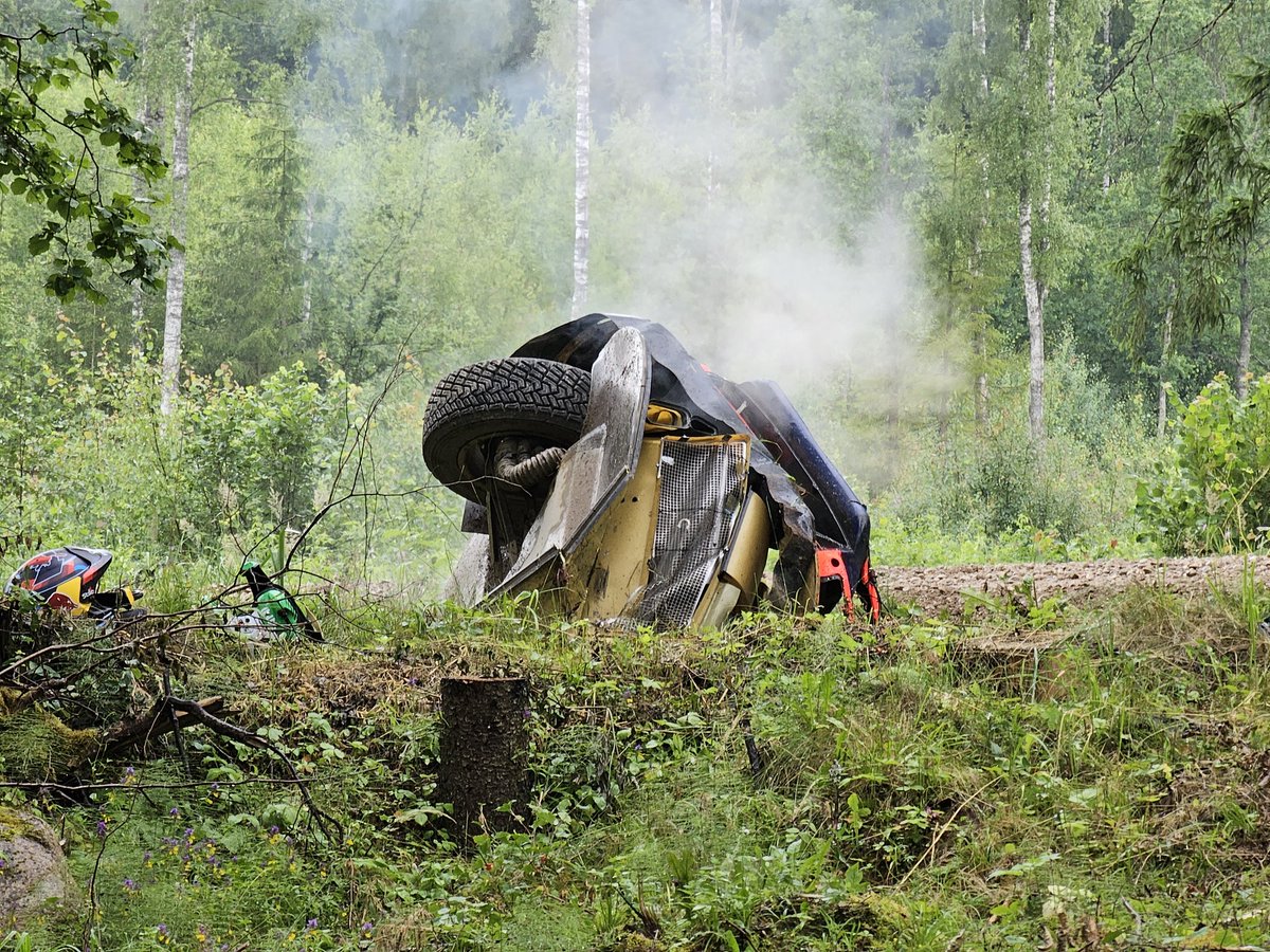 VilleJarvinen11's tweet photo. Tänak rolled, crew ok #RallyEstonia #raanitsa https://t.co/8pgqPPuFlI