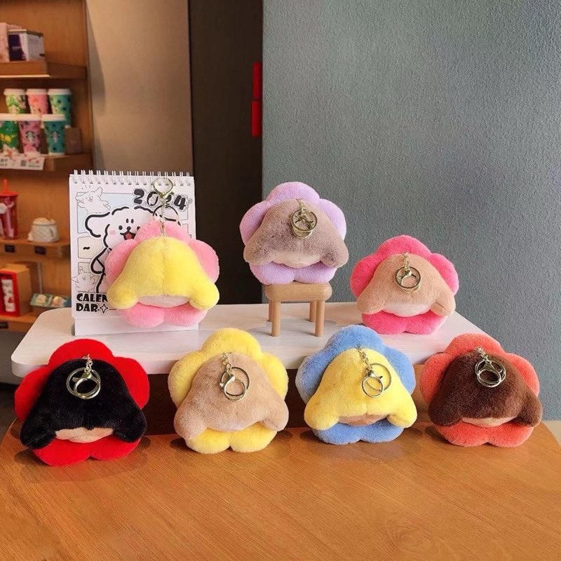 MewwwPw's tweet photo. พวงกุญแจ Crybaby ดอกไม้ 🌸🌼 ขนาด 5 นิ้ว มี 7 สี 100.- 
น่ารักมาก💖❤️🧡
🛒พิกัด
🧡 https://t.co/axV9aYMRNT https://t.co/F9jpeE4K1K
