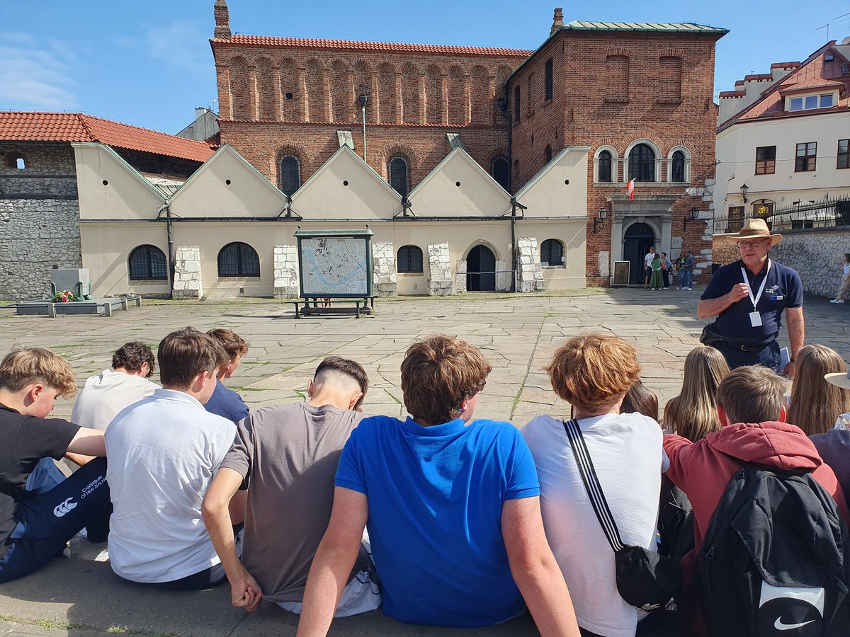 KimboltonHist's tweet photo. A beautiful first day in Krakow's Kasimierez and Old Town with @KimboltonSchool historians and @AngliaTours https://t.co/KBW1gCZRwS