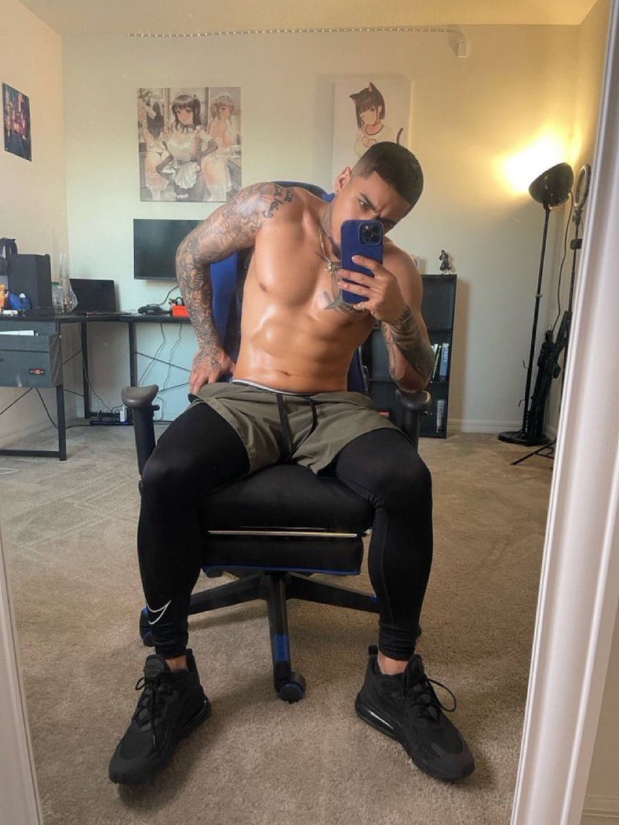 lulskrave's tweet image. Say “hi” for a free pic 📸