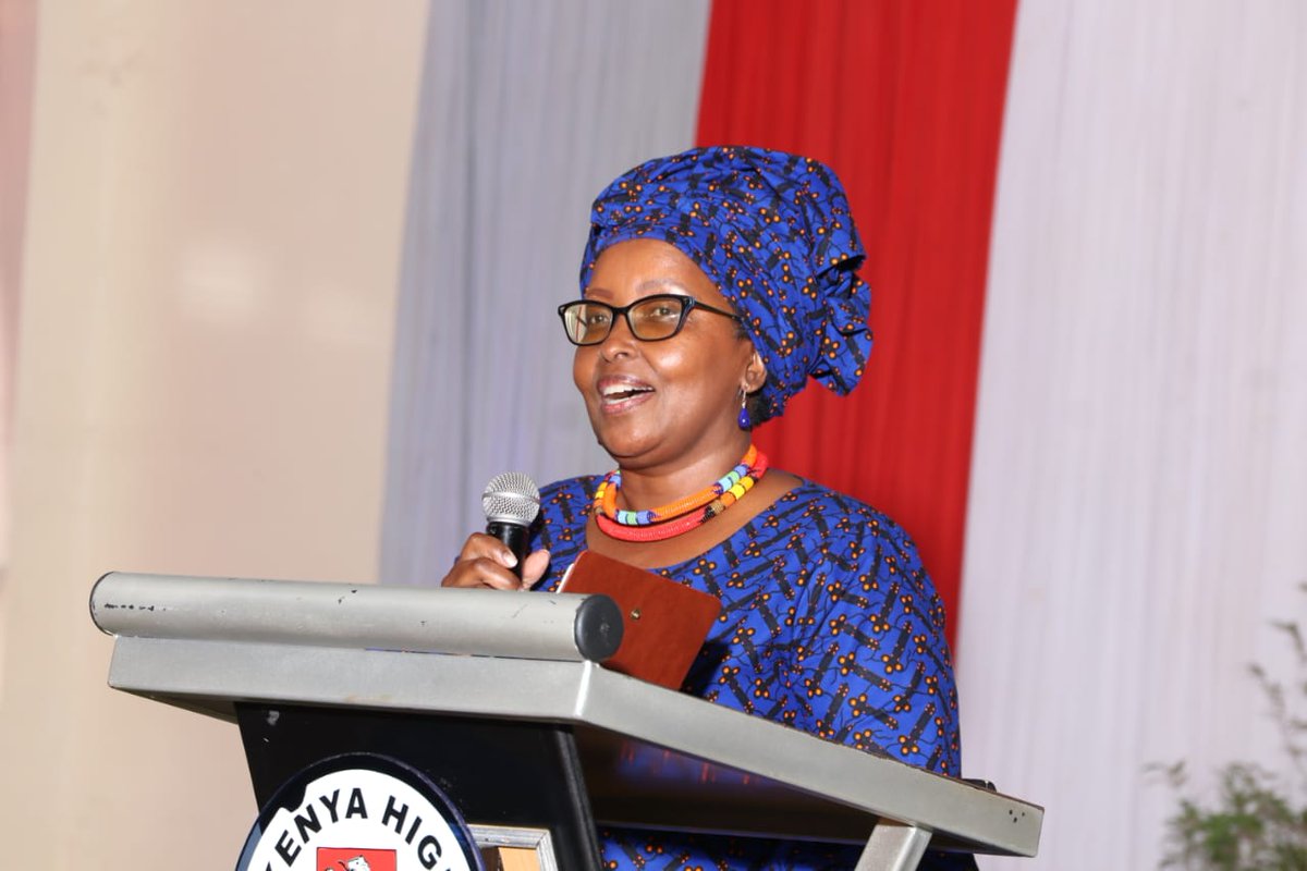 Chief Guest <a href="/kaari_murungi/">kaarí murungí</a>: "There's nowhere in this world that you will go and not meet a Kenyan High School Alumni." 
#ServireEstRegnare #ProudlyBomarian