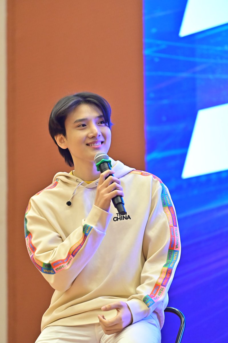 นี่แหละ นี่แหละ ว่าที่ ดร. ที่หล่อโฮกกก พี่มาร์ค วัชร 🫶🏻 จากงาน Open House ป.โท-เอก ม.ธุรกิจบัณฑิตย์ #DPU 💜 #มาร์ควัชร #MarkVachara #黄书豪