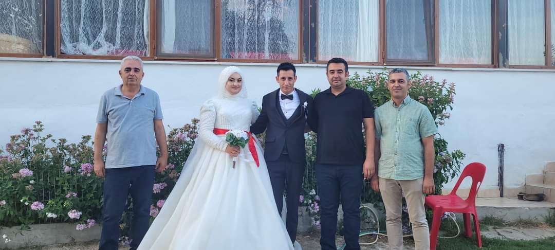 Keşan Orman İşletme Müdürlüğü emrinde çalışan üyemiz Mutlu TEZCAN 'ın düğününe, Müdür Vekili Yasin CEYLAN ve İşyeri Baştemsilcimiz Emre FİLİZ ile birlikte katılım sağladık. Hayırlı olsun,bir ömür boyu mutluluklar dileriz.