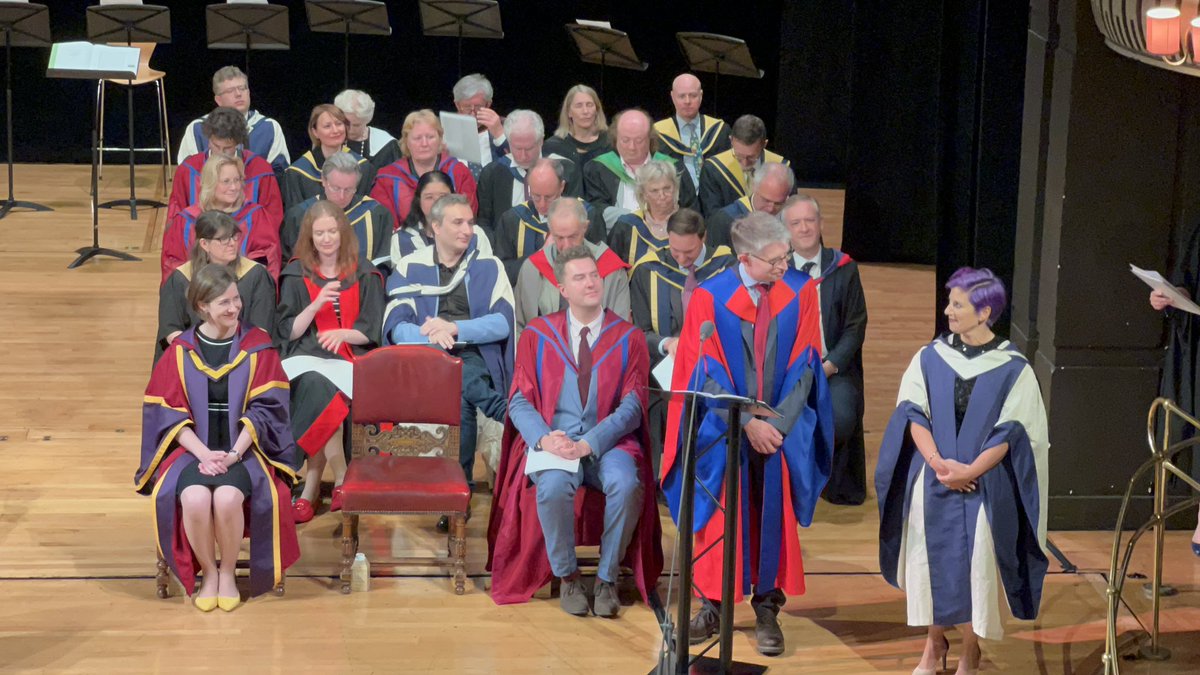 Perf0rmanceGuru's tweet image. Finally, this! 🎓🎉😎

Doctor of Philosophy @CPerfSci @RCMLondon Class of 2024!

Massive thanks especially to @AaronWilliamon @sarahinthepark and @AdlingtonRCM ! Couldn’t be happier! 🎓🎉