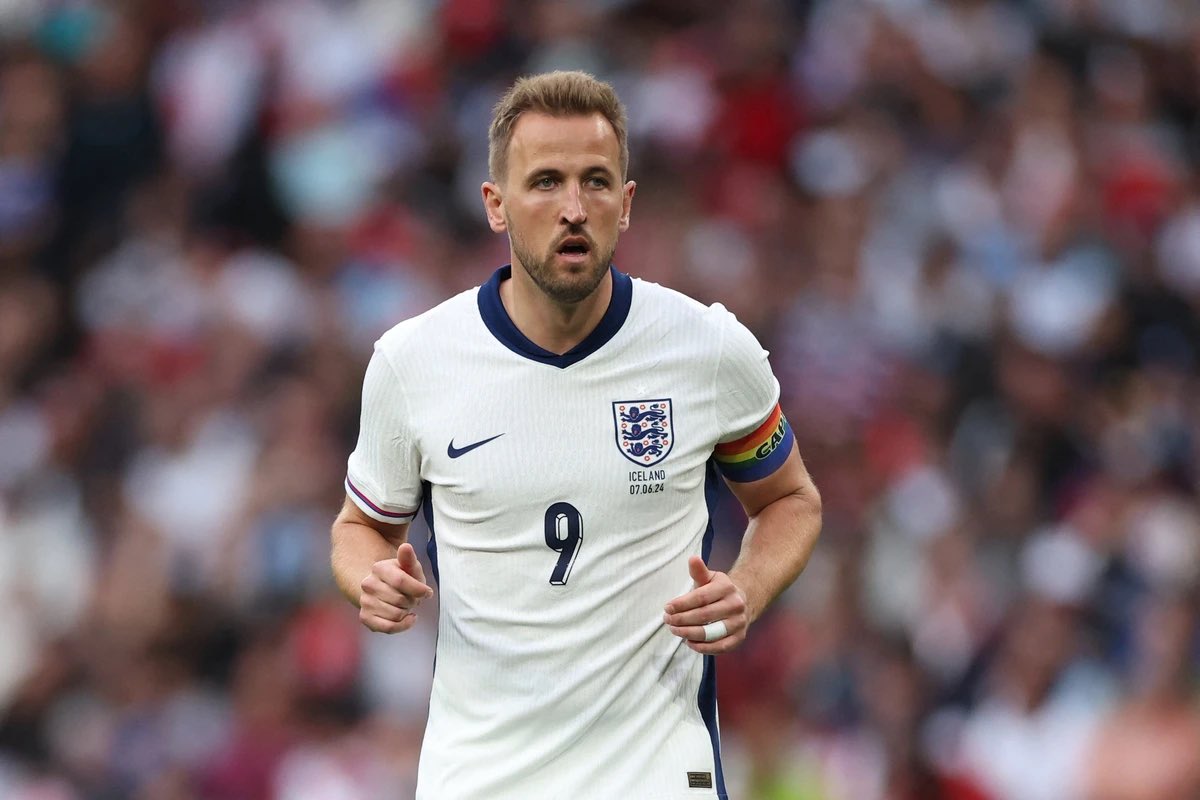 𝗚𝗜𝗩𝗘𝗔𝗪𝗔𝗬: If Jude Bellingham or Harry Kane score ANYTIME during England vs Switzerland, we will giveaway any football shirt of your choice. 🔥🔥🔥

To have a chance to win do the following:

1⃣ Retweet this tweet.
2⃣ Follow this account.