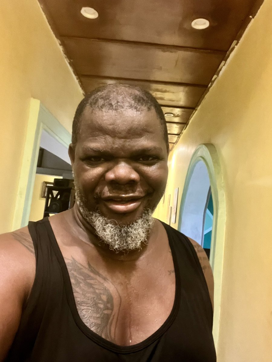 GovernorOFF's tweet image. N.E.V.E.R lie to yourself.

#HomeGym  #MorningExercises #21DaysRegiment