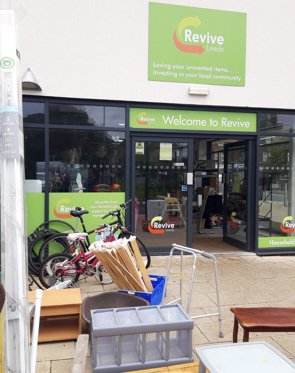 A simple start but <a href="/DerbyCC/">Derby City Council</a> should check this out for future plans. Kirkstall Leeds #Revive. A brilliant store adjacent to #recycling centre. #Derby #Derbyshire