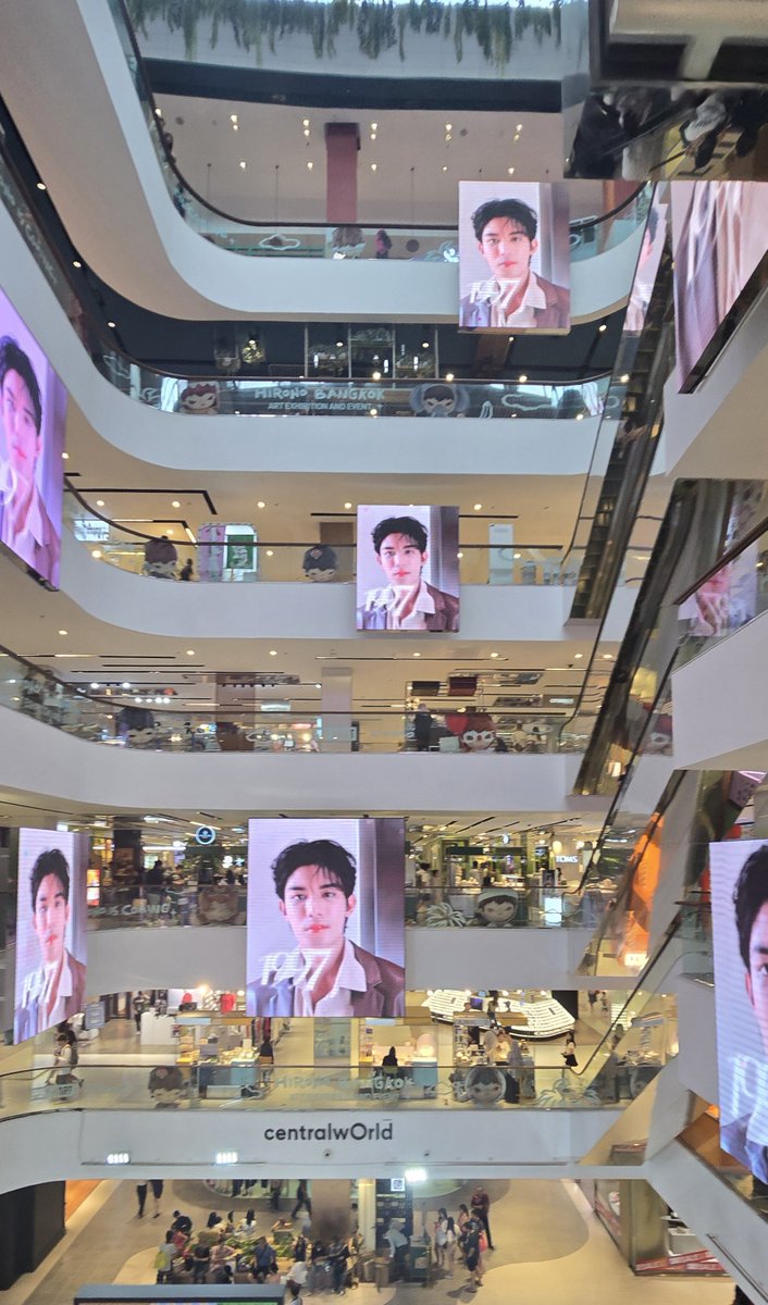 NetSiraphop_J's tweet image. คุณพระ . . . LED ตื่นตาตื่นใจสุดๆ
ตรึงตามากคร้าาาา~~~~~~~ 🖤🙆‍♀️
ปล.. ม่วงเกือบถ่ายไม่ทัน ตาลดุเลย ฮี่ 🥹
#netsiraphop 
#HappyNetDay2024
#Net27thBDProject