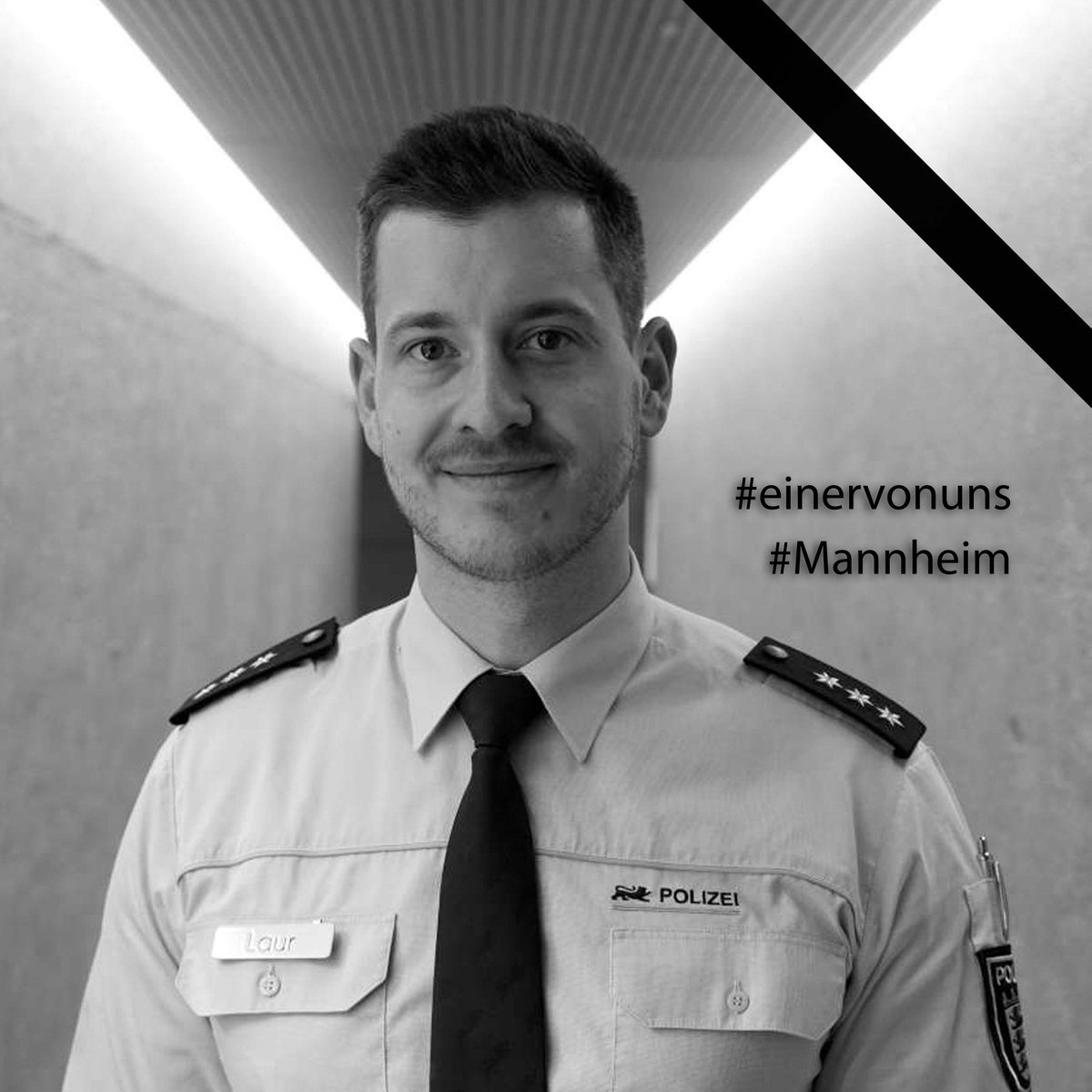 Zur Erinnerung. 
Heute vor 14 Tagen wurde Philippos in Bad Oeynhausen totgeschlagen. Vor fünf Wochen wurde Rouven in Mannheim ermordet. 
Wir vergessen viel zu schnell. 🙏