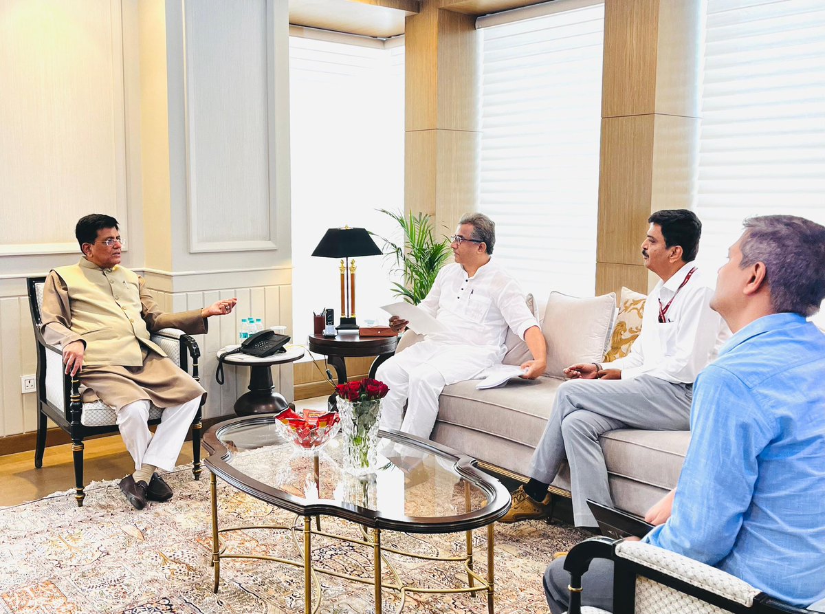 BiharInfra's tweet photo. 🚀🚀 Minister Nitish Mishra's push for SEZs in Bihar gains traction!
Minister Piyush Goyal confirms favorable site inspections. With BIADA finalizing details, these SEZs in Kumarbagh and Nawanagar are set to boost investment and economic growth!
#BiharGrowth #SEZDevelopment https://t.co/fMpp3wCoFx
