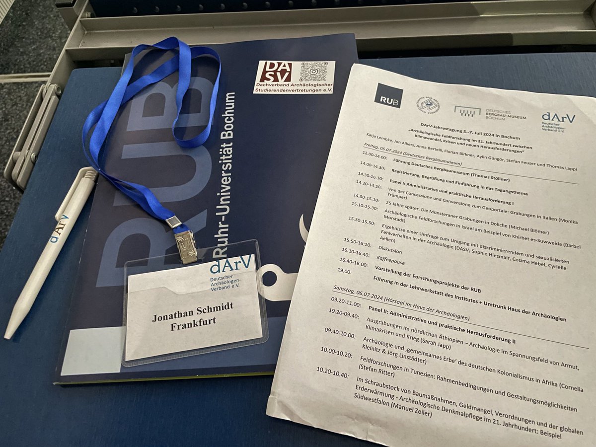 Jonathan Schmidt (@jonathansc50637) on Twitter photo Und jetzt geht’s mit Tag 2 der <a href="/duDArVst/">Deutscher Archäologen-Verband e.V.</a> Jahrestagung weiter!
Das Morgenpanel beinhaltet 4 weitere Beiträge zu administrativen und praktischen Herausforderungen bei archäologischer Feldforschung Und jetzt geht’s mit Tag 2 der <a href="/duDArVst/">Deutscher Archäologen-Verband e.V.</a> Jahrestagung weiter!
Das Morgenpanel beinhaltet 4 weitere Beiträge zu administrativen und praktischen Herausforderungen bei archäologischer Feldforschung