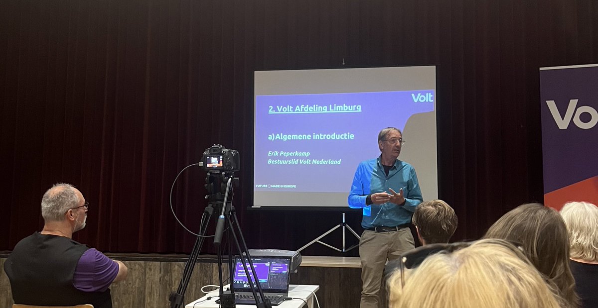 Vandaag zitten we in Roermond, voor de officiële oprichting van Volt Limburg! Geweldig om te zien dat de zaal is gevuld met #Volt-leden van Horst tot Maastricht!